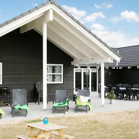 20 Person In L Kken Nørre Lyngby